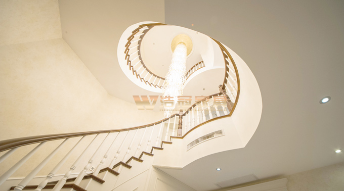 顓橋別墅實(shí)木弧形樓梯定制 顓橋別墅實(shí)木弧形樓梯定制