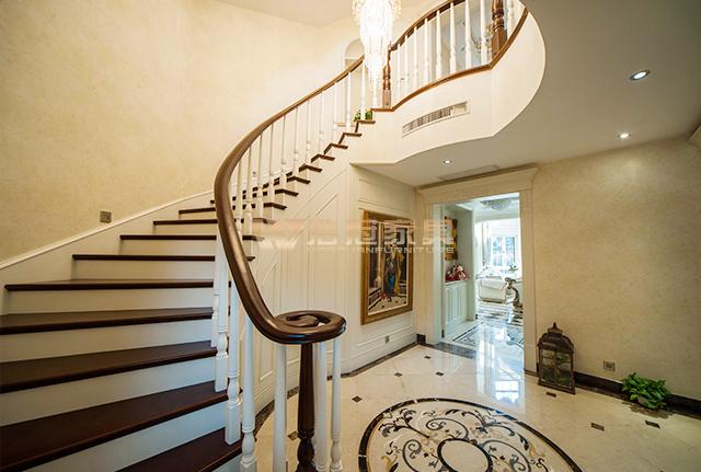 實(shí)木樓梯-浩冠整體家具案例 實(shí)木樓梯-浩冠整體家具案例