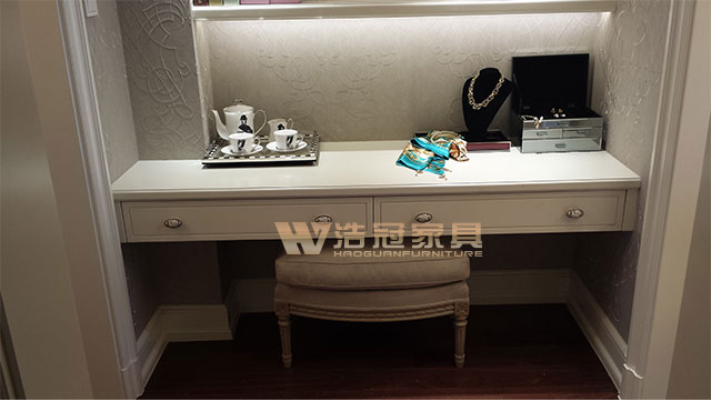 法式-主臥木飾面護墻板