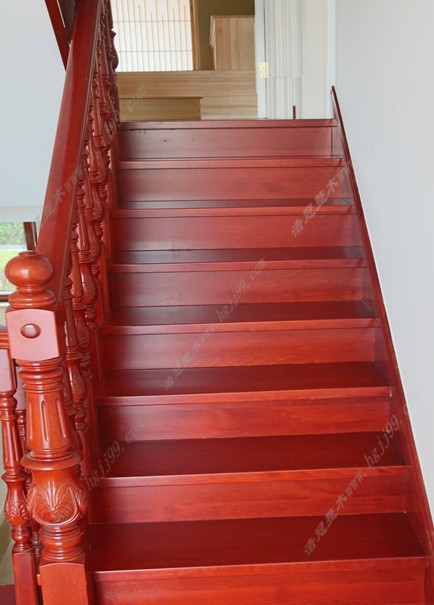 實(shí)木樓梯