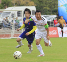 浩冠家具員工爭(zhēng)搶球